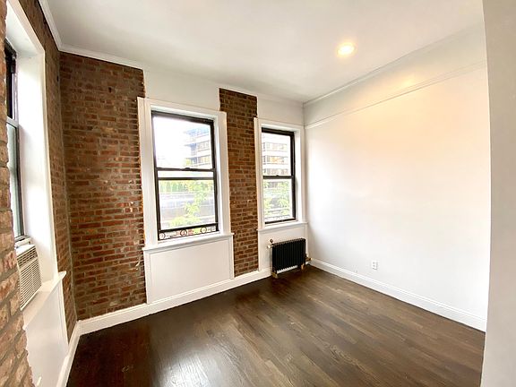 5th image of 201 E 61st St APT 4