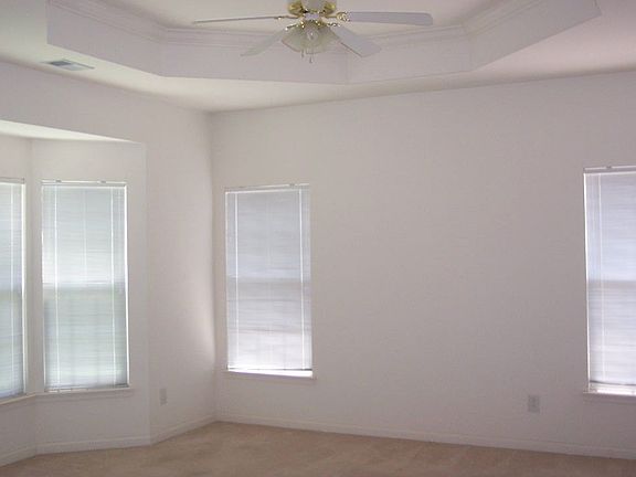 Master Suite down w/bay window