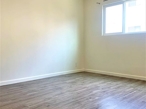 5th image of 414 S St Andrews Pl APT 7