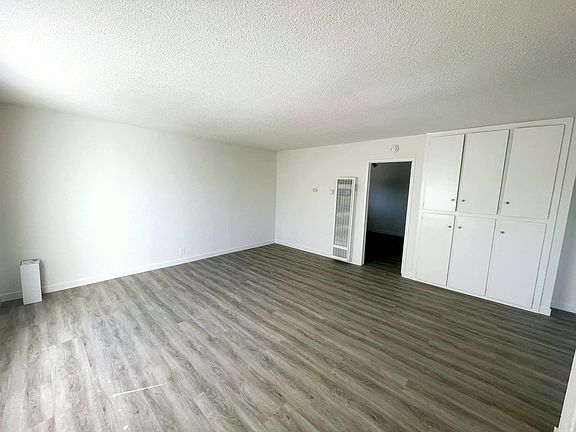 3rd image of 419 N Tustin Ave APT C
