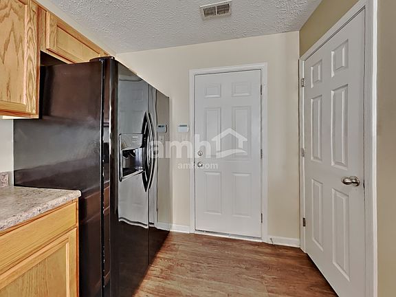3rd image of 6651 Wilmot Ln