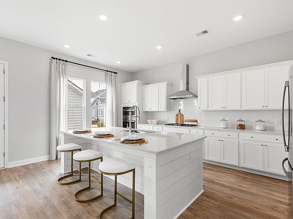 5th image of 248 Tuscan Sun St