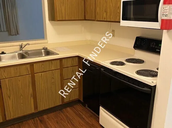1111 12th St #10, Baraboo, WI 53913