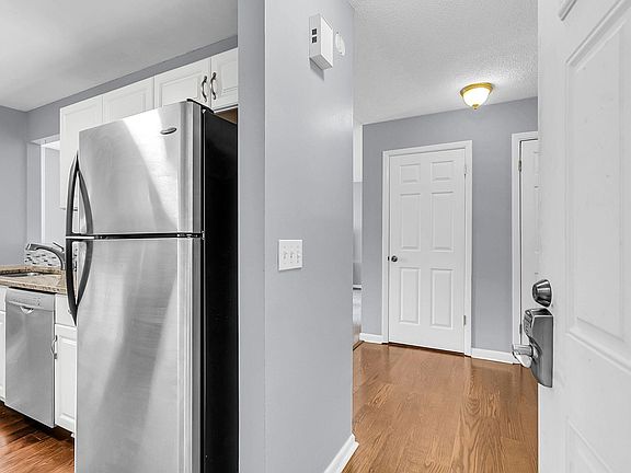 3rd image of 91 Ashley Hall Plantation Rd APT 4