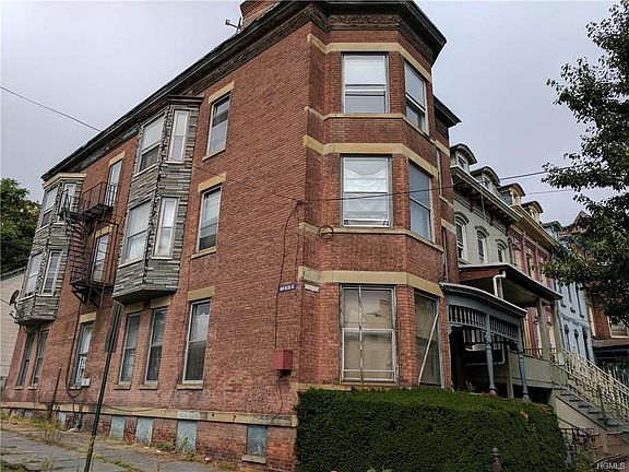 5th image of 23 Dubois St
