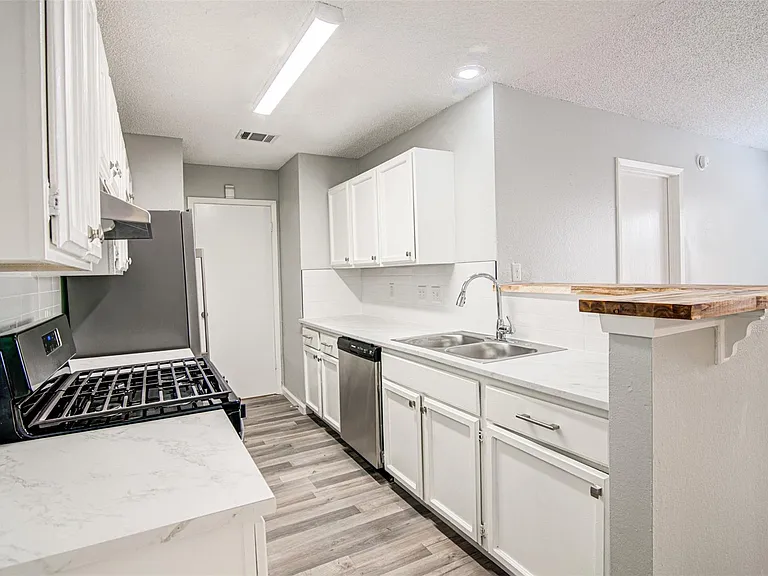 8112 W Gate Blvd #A — Photo 9
