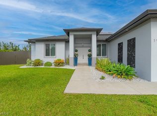 1917 SW 10th Ter, Cape Coral, FL 33991