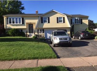 19 Sycamore Rd, South Windsor, CT 06074