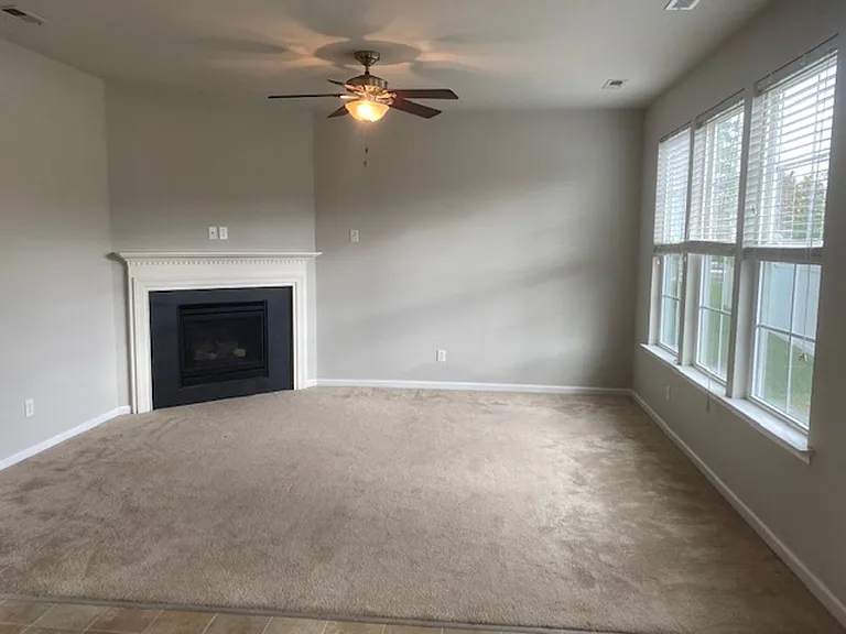 203 Linfoot Ct — Photo 17