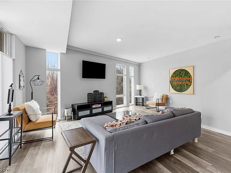 402 Jefferson Ave — Photo 10