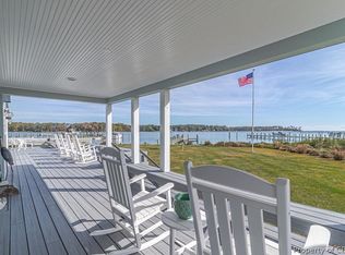 2105 Ditchley Rd, Kilmarnock, VA 22482