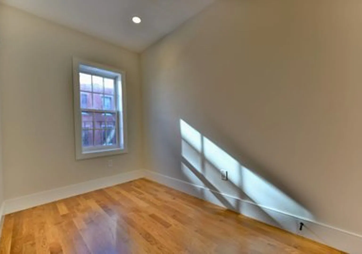 Beautiful, Renovated 2 Bed/1 Bath Right In The South End! — Photo 4