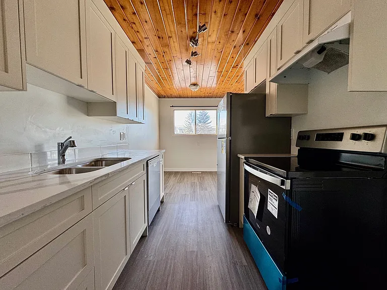 2-1417 43rd St SE #2 — Photo 9