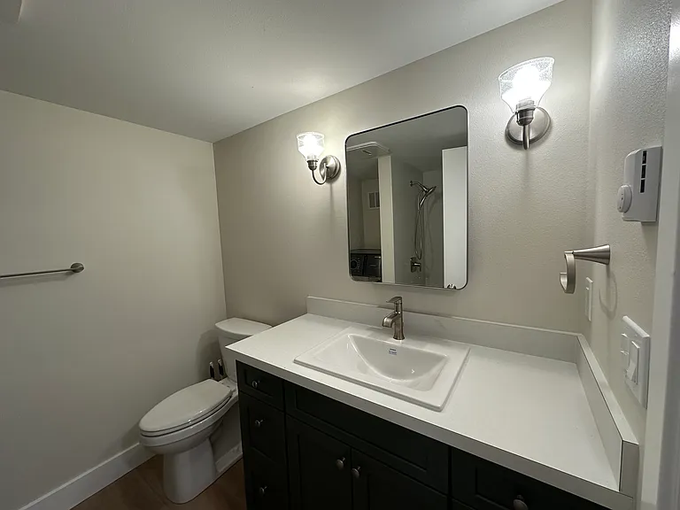 2412 Columbia St SW #B — Photo 21