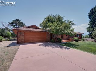 135 Desert Inn Way, Colorado Springs, CO 80921