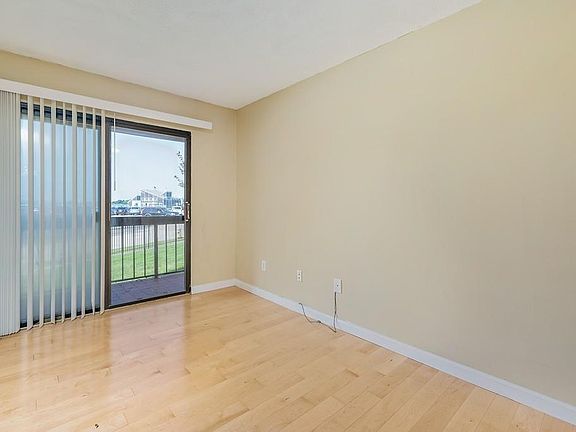 5th image of 677 Quincy Shore Dr APT 113