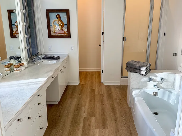 Benedict Canyon Dr — Photo 6