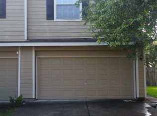 424 Folk Crest Ln, Dickinson, TX 77539