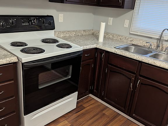 2nd image of 1075 Raintree Dr #1