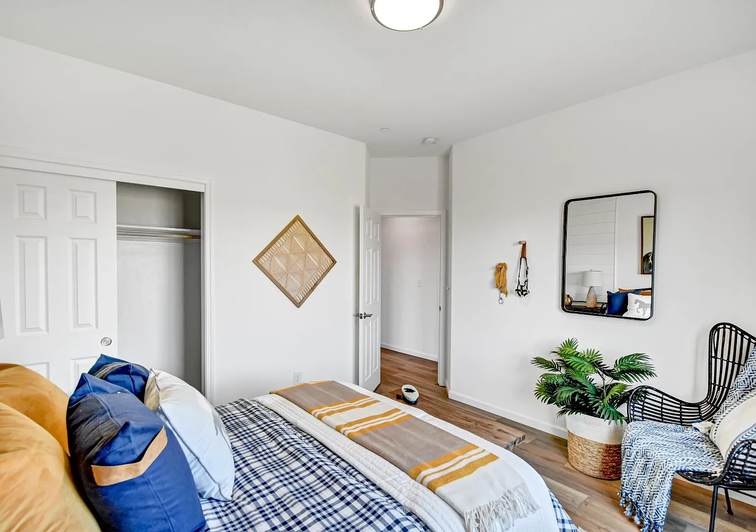 2325 Wagon Wheel Ave — Photo 3