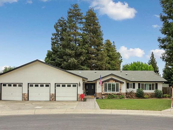 3rd image of 213 Primula Ct