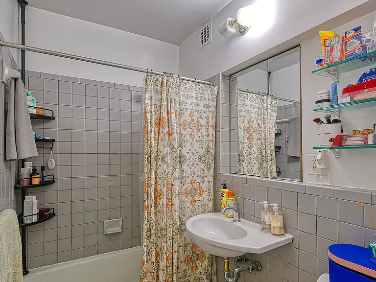 44 Butler Pl #4H — Photo 7
