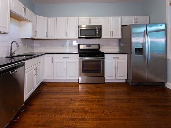 2nd image of 2523 N Hamlin Ave #1