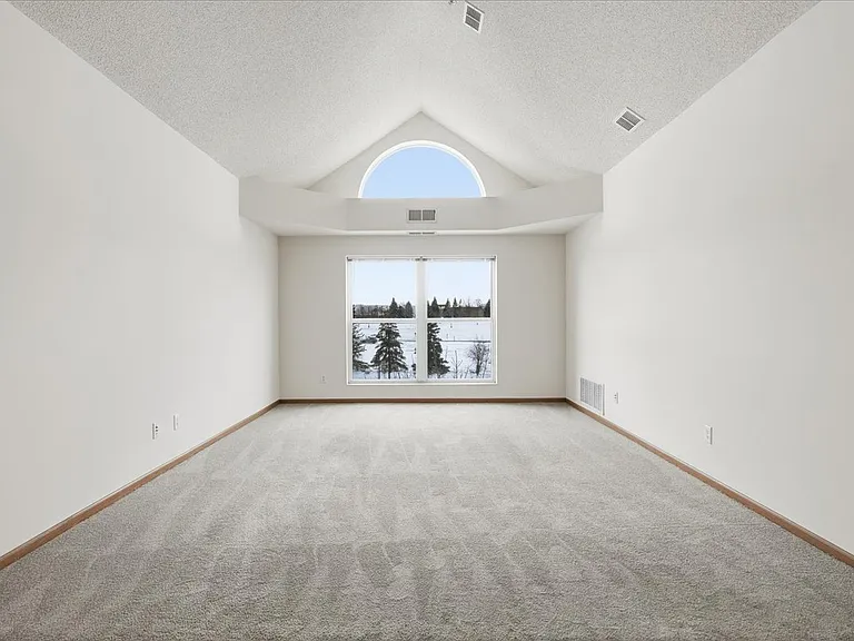 Crown Villa Apartments — Photo 8