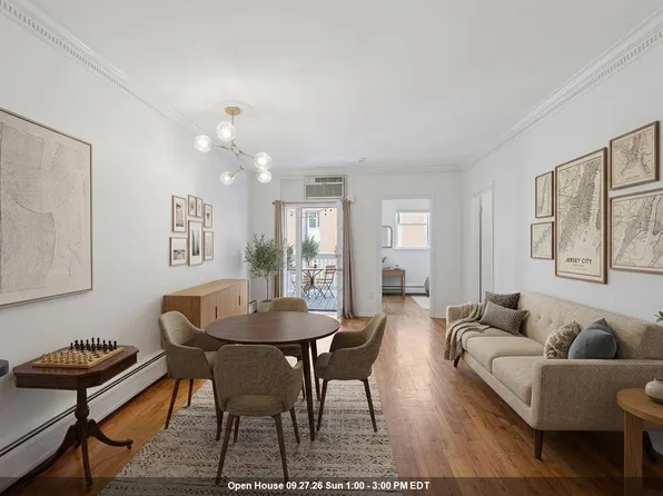 278 Monmouth Street image 1 of 27