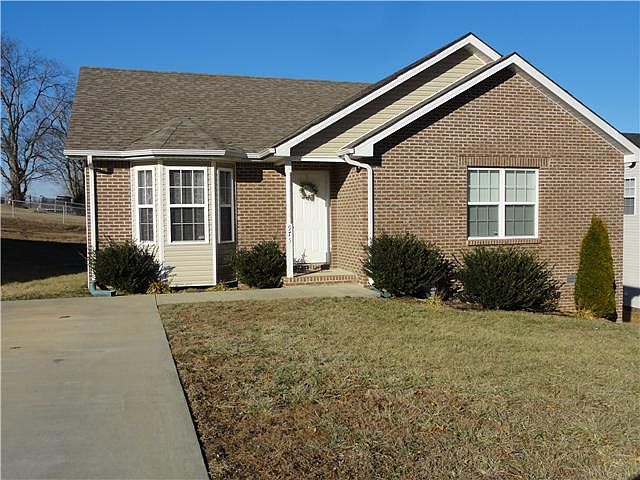 1st image of 975 Russet Dr