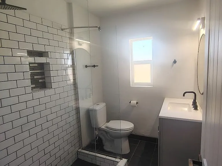 23 E Adams St — Photo 12