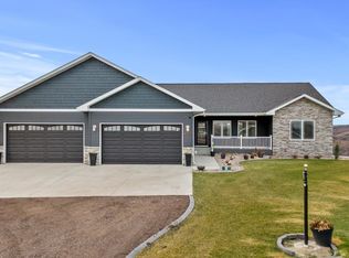 3900 Grayson Dr, Burlington, ND 58722