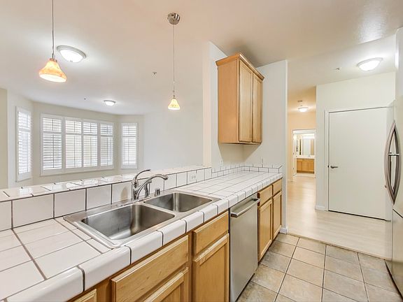 4th image of 5810 Mission St APT 304