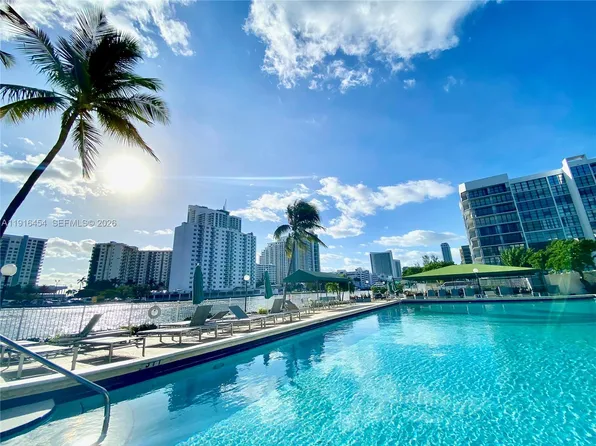 1000 Parkview Dr APT 518, Hallandale Beach, FL 33009