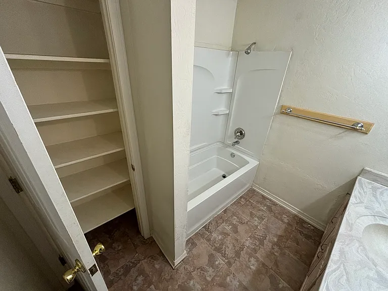 4913 N Britton Dr — Photo 10