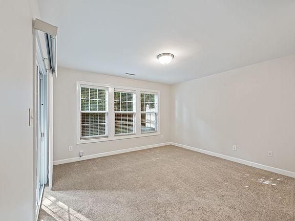 5th image of 3645 Edgemont Dr #0