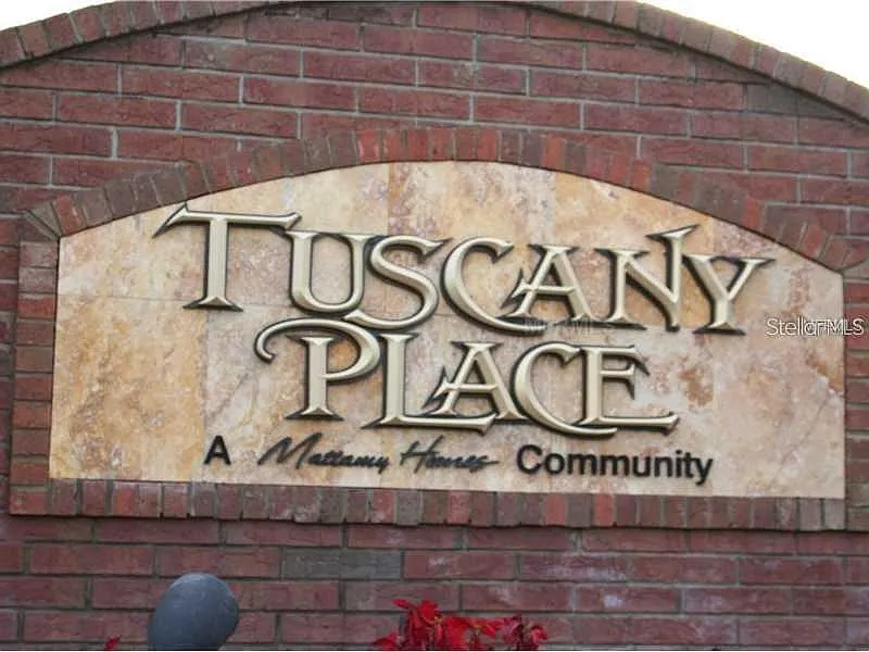 3 bed, 2.5 bath, 1601 sqft, $2,400 — Photo 2