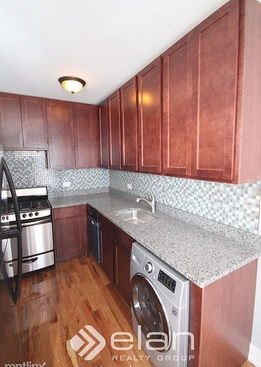 1st image of 550 W Arlington Pl APT 102