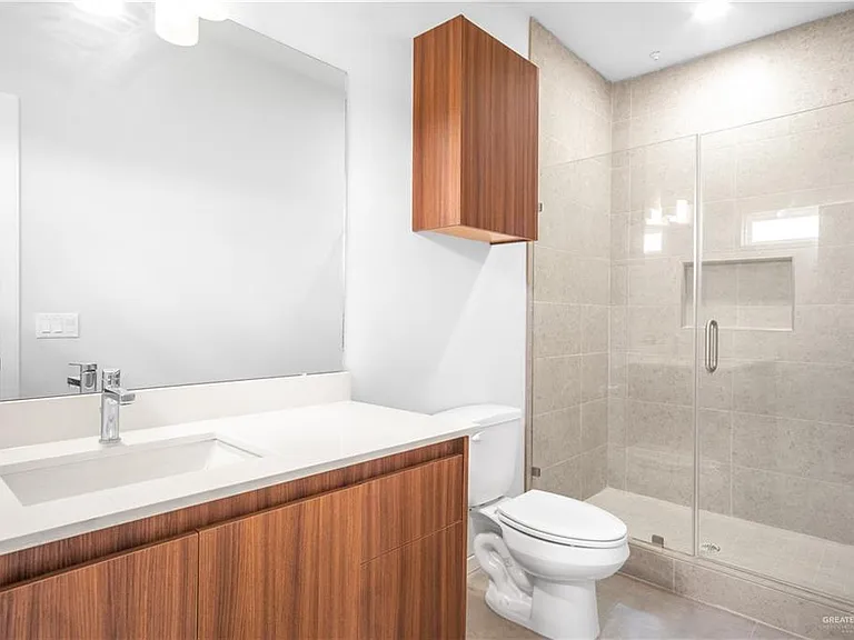 704 N Alexandrite Ave #1 — Photo 9