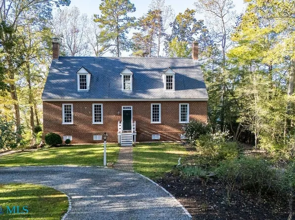 1093 Browns Ln, Lancaster, VA 22503