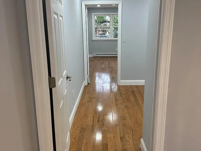 182 Griffith St — Photo 6