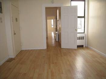 2nd image of 3025 42nd St #2R