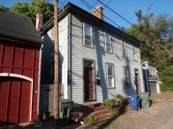 109 E Redbud Aly, Columbus, OH 43206