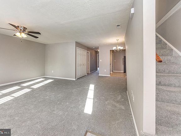 4th image of 104 Matthew Ct