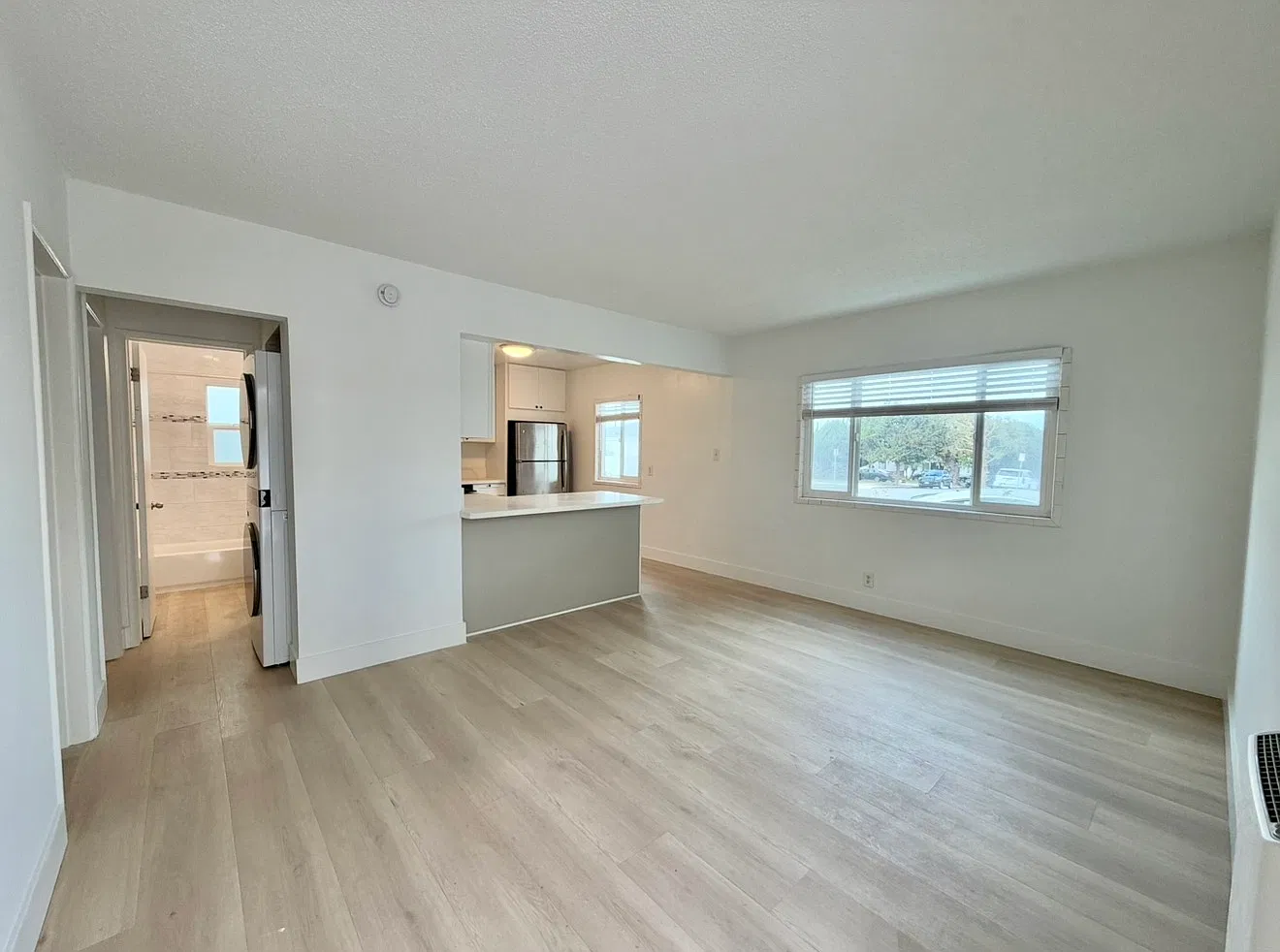 2 bed, 650 sqft, $3,495 — Photo 1