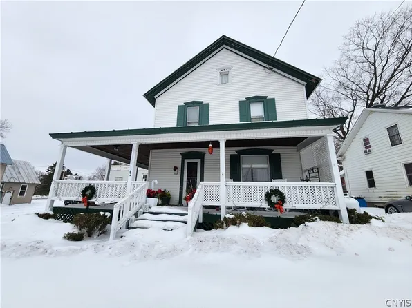 42 S Main St, Hammond, NY 13646