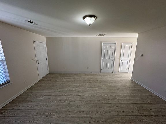3rd image of 4820 Lynn Lee Cir