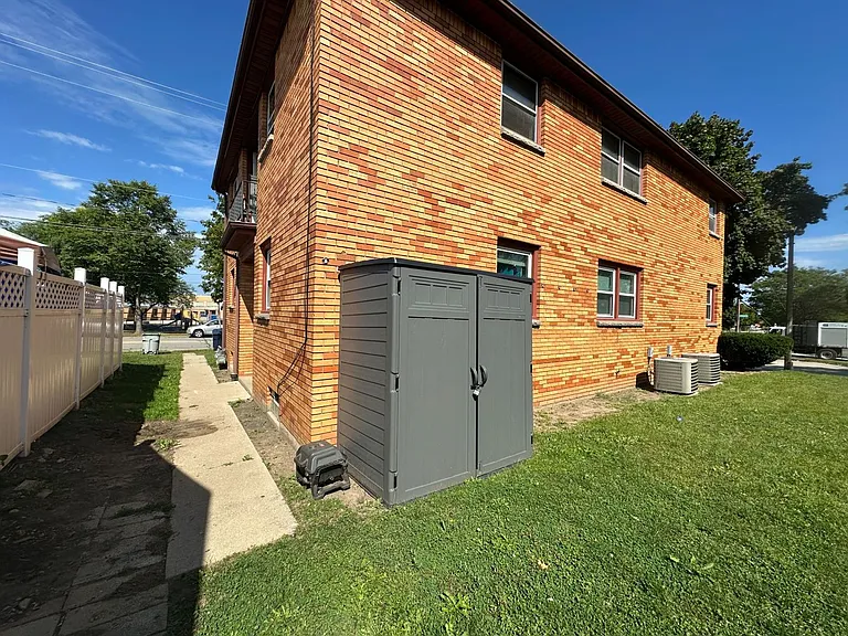 3101-3101A W Morgan Ave — Photo 3