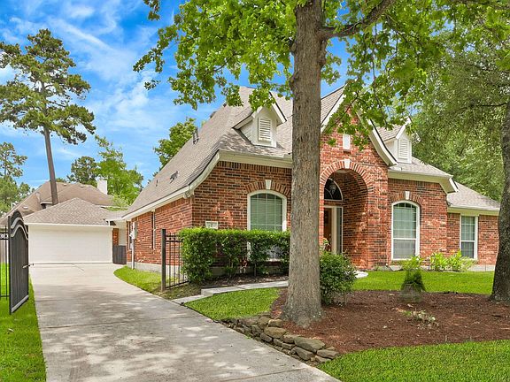 2nd image of 2 Westward Ridge Pl