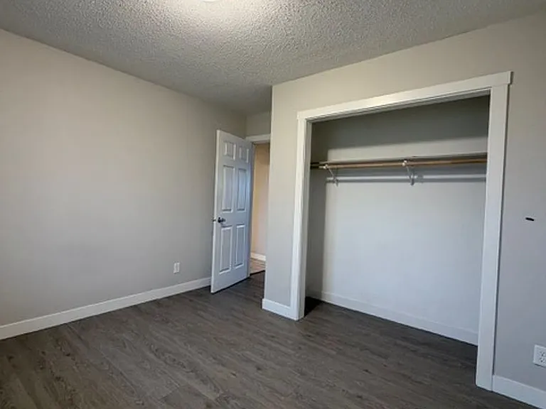 1735 Macauley Ave — Photo 8